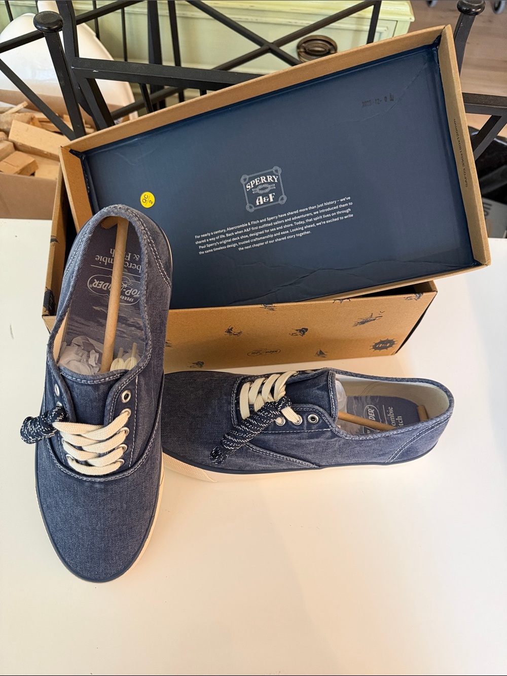 Sperry/Abercrombie & Fitch Men's Denim Blue Canvas Boat Shoes with White Laces